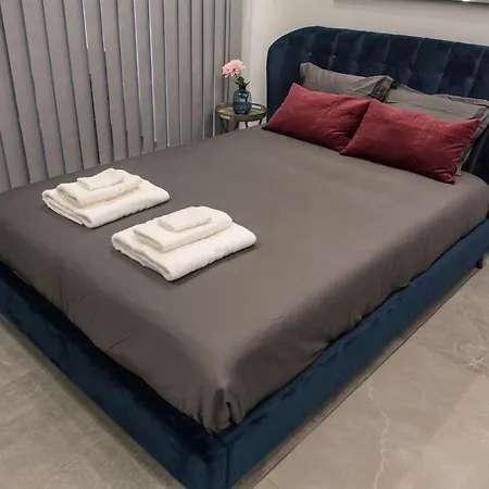 Апартаменты Skin Suites-luxury Living